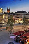 vue-nocturne-place-hotel-saint-julien_1