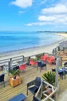 aux-terrasses-de-la-plage-la-trinité-sur-mer-restaurant-bar 1